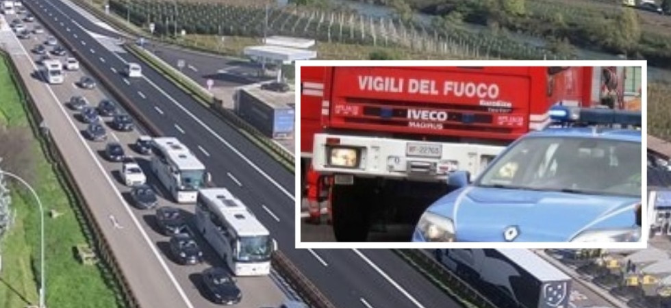 Tamponamento fra 3 macchine in A22, code e rallentamenti in direzione sud: tre persone soccorse