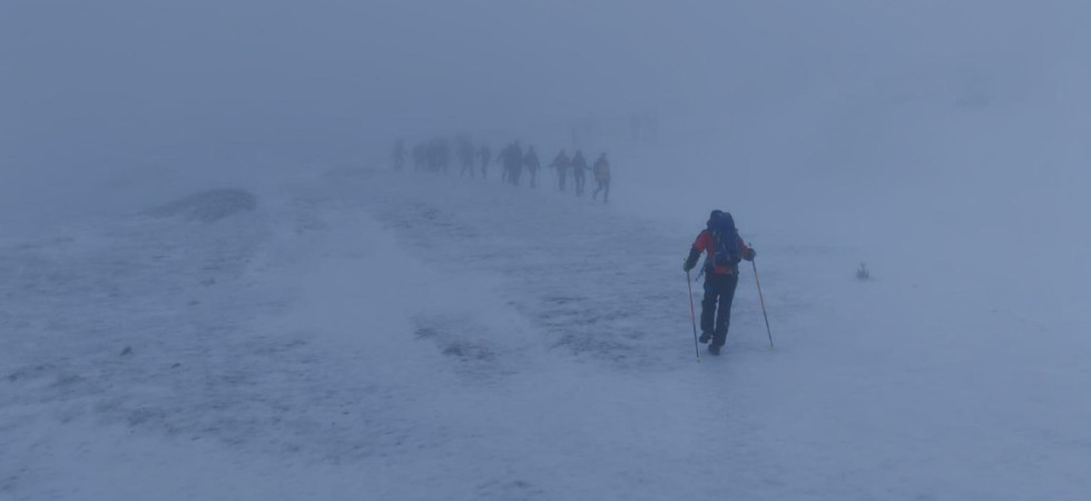 Foto d'archivio Raffiche di vento a 170 chilometri all'ora sul Gran Sasso: sospese le operazioni di ricerca dei due alpinisti dispersi da