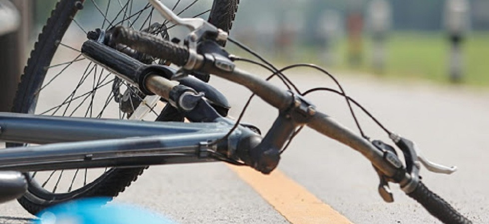 Investe con l'auto un 15enne in bicicletta e non si ferma: denunciato (dopo diverse settimane) un 24enne