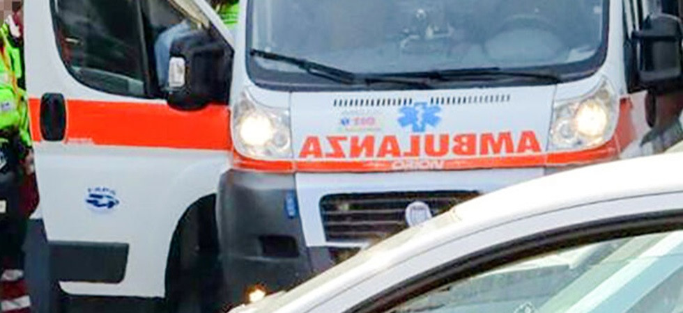 Non risponde al telefono e i colleghi si preoccupano, operaio di 39 anni trovato senza vita in casa