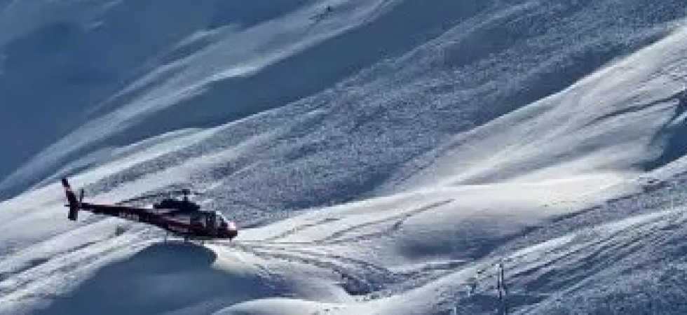 Dramma in pista, cade e il casco si rompe: sciatore 81enne muore in ospedale