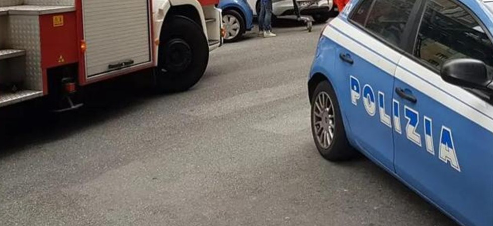 A fuoco la porta di un appartamento della cooperativa sociale, paura per un utente all'interno