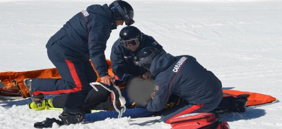 Colpito da un arresto cardiaco sulle piste da sci, 70enne salvato dal provvidenziale intervento dei carabinieri e dei