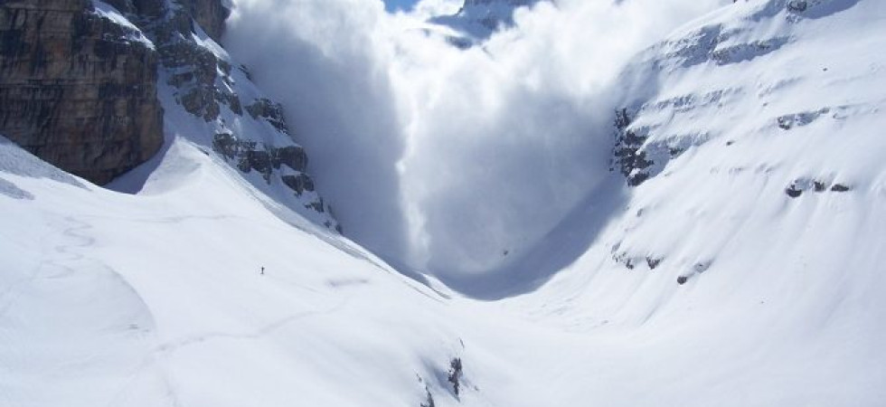 Foto archivio Spaventosa valanga travolge tre scialpinisti e li trascina per 200 metri