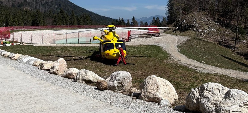 Incidente al bike park, 15enne sbatte violentemente la testa: trasportato in codice rosso all'ospedale