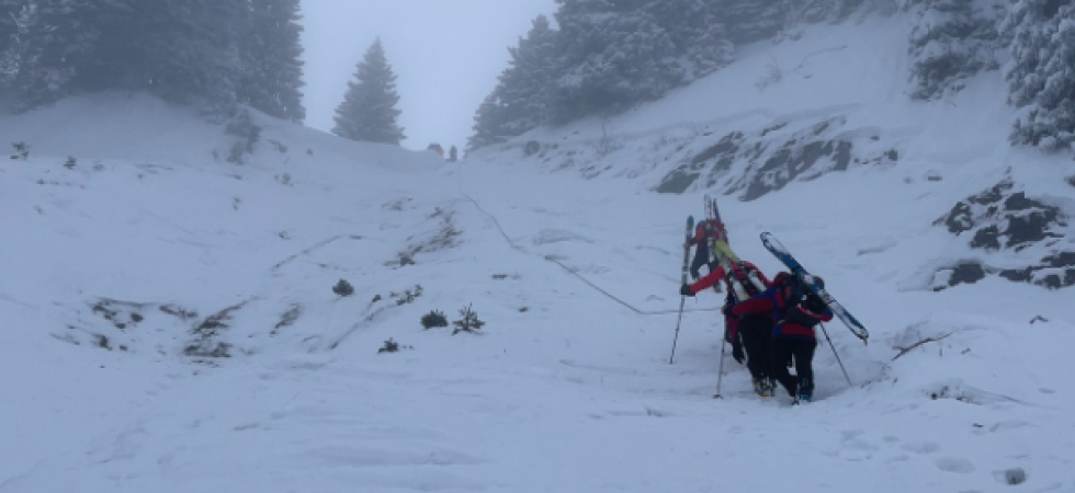 Dormono in rifugio e per scendere a valle decidono di "improvvisare": disavventura in quota per 3 giovani turisti