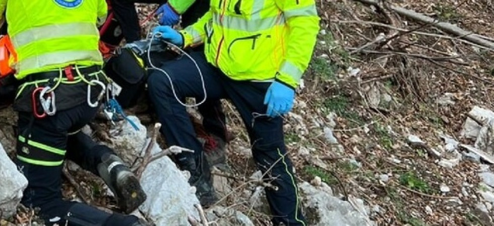 Precipita nel bosco e muore, tragedia in Alto Adige: addio al 44enne Christian Hofer