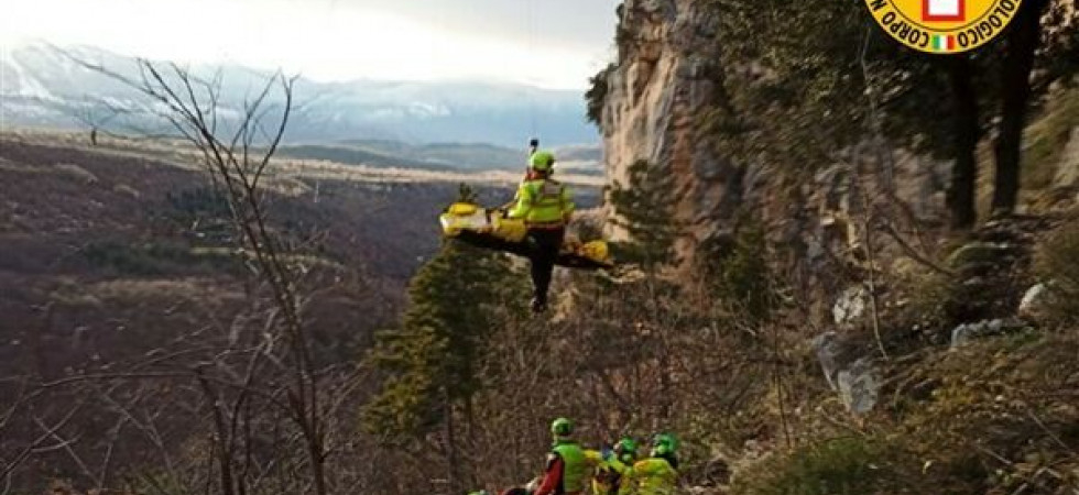 Foto d'archivio Precipita mentre arrampica in falesia: un 46enne elitrasportato in codice rosso in ospedale