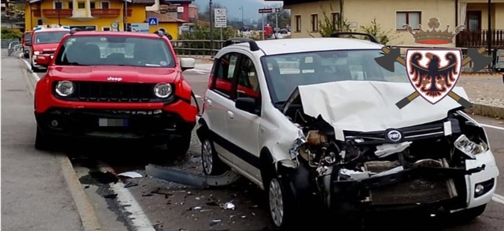 Violento tamponamento a catena: 4 auto coinvolte, in azione i soccorsi