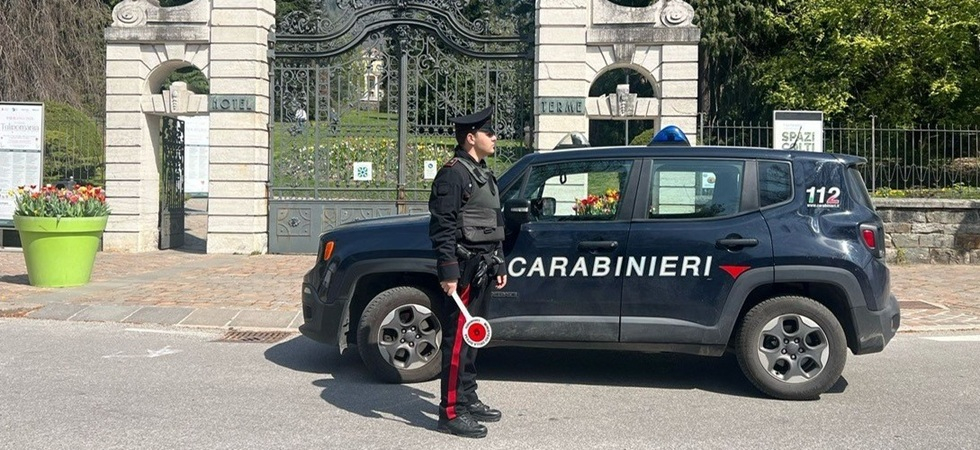 Di notte s'introduce in un bar e ruba il fondo cassa
