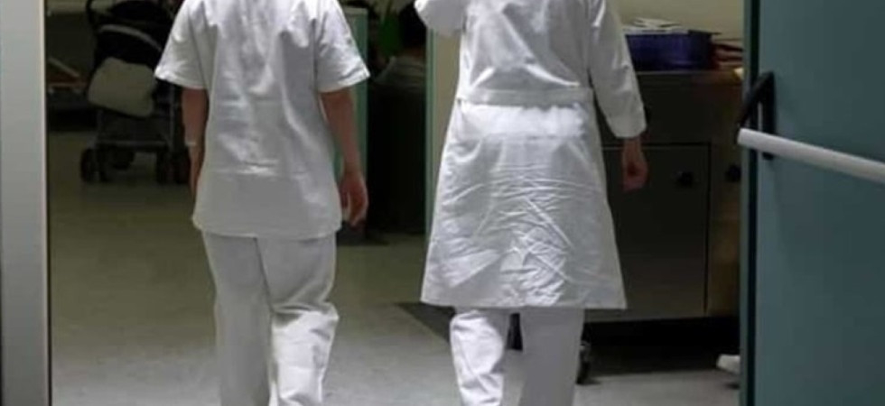 "Pochi infermieri e allo sbaraglio: senza auto, divise e con carichi insostenibili"