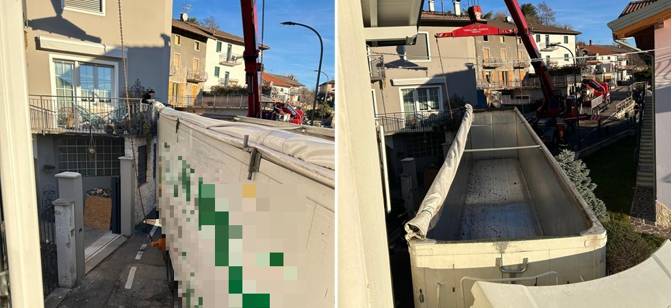 Camion si incastra e blocca una via del paese: quasi 5 ore di lavoro per i vigili del fuoco per liberarlo con la gru