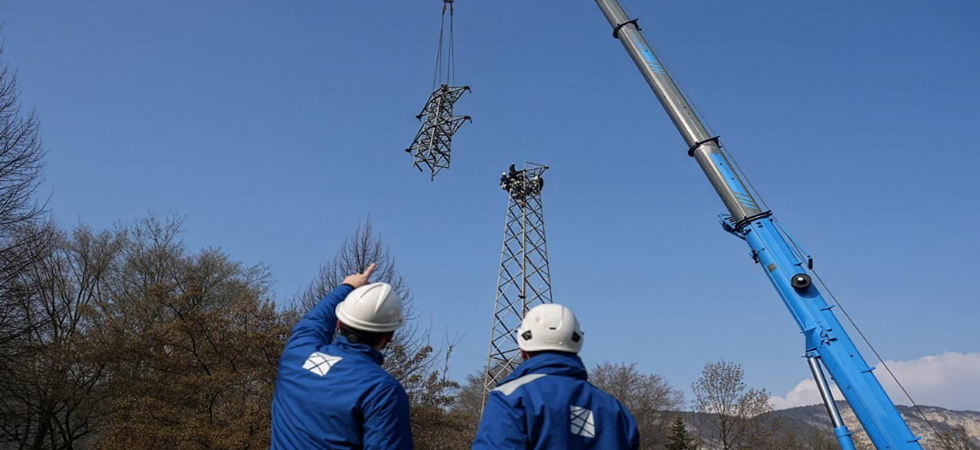 Via i tralicci degli anni '40: saranno smantellati 12 chilometri di linee aeree e liberati 35 ettari di territorio pari a 50