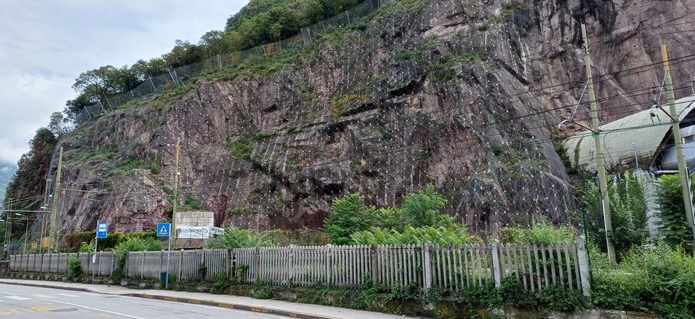 Virgolo, esplosioni controllate per il nuovo tunnel: chiusure notturne previste su strade e autostrada