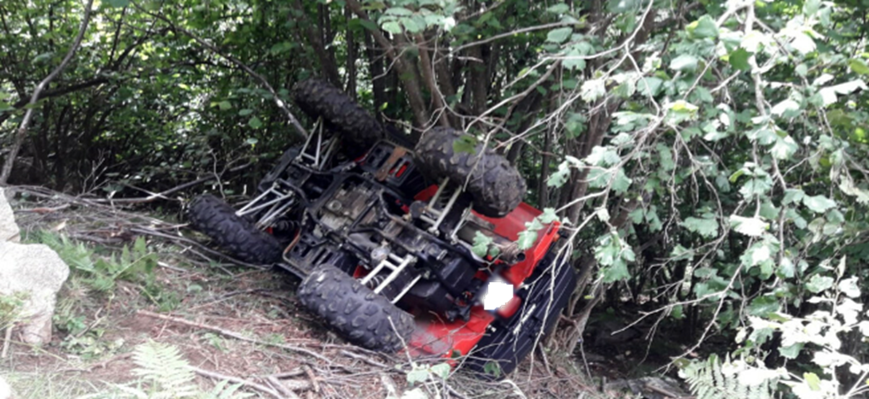 Con il quad fuori strada: 41enne cade nella scarpata per una decina di metri non lontana dalla malga