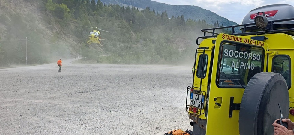 Affronta la ferrata ma va nel panico sotto il sole cocente e si blocca: un 45enne salvato dall'elisoccorso