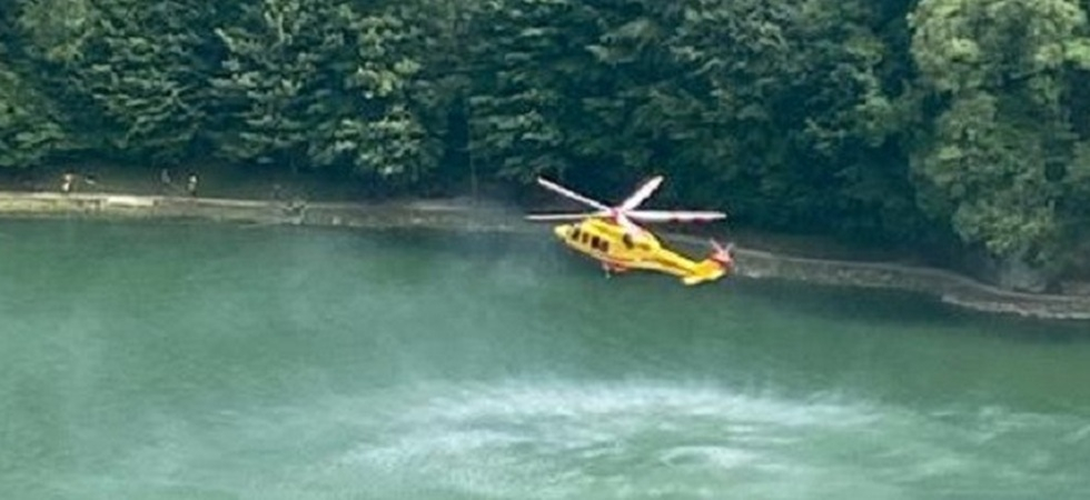 Foto d'archivio Tragedia al lago: entra in acqua e non riemerge più