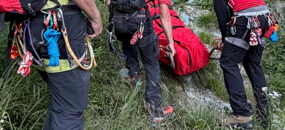 Parte da solo per un’escursione e poi scompare nel nulla: scatta l’allarme per un 74enne poi la drammatica scoperta