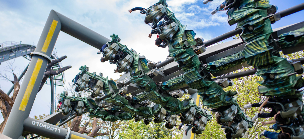 Sette giri del mondo e cinque milioni di passeggeri in dieci anni: il record di Dragon Rush a Gardaland