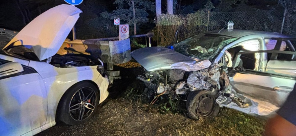 Spaventoso frontale sulla Valsugana: intervento dei vigili del fuoco con le pinze idrauliche