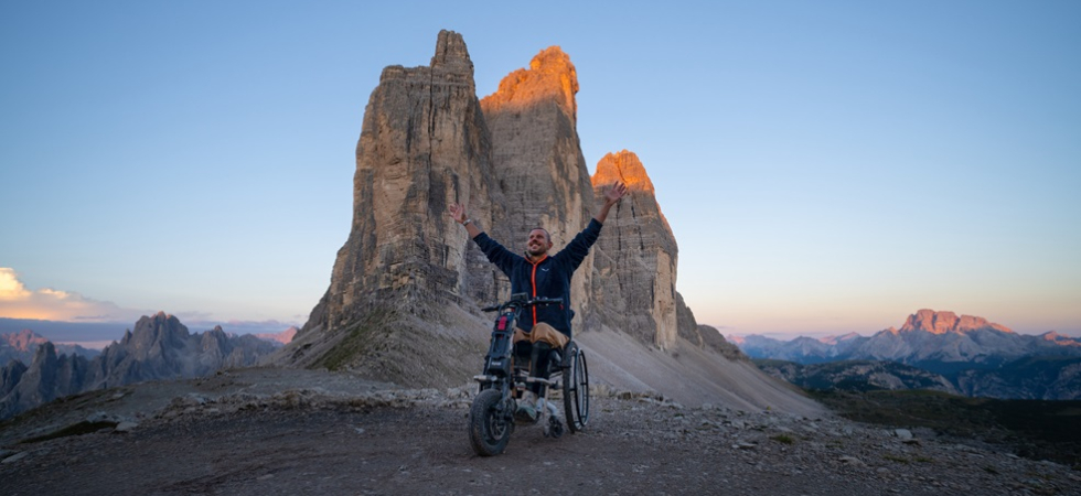 Scala in carrozzina le Tre Cime di Lavaredo per ammirare l'alba