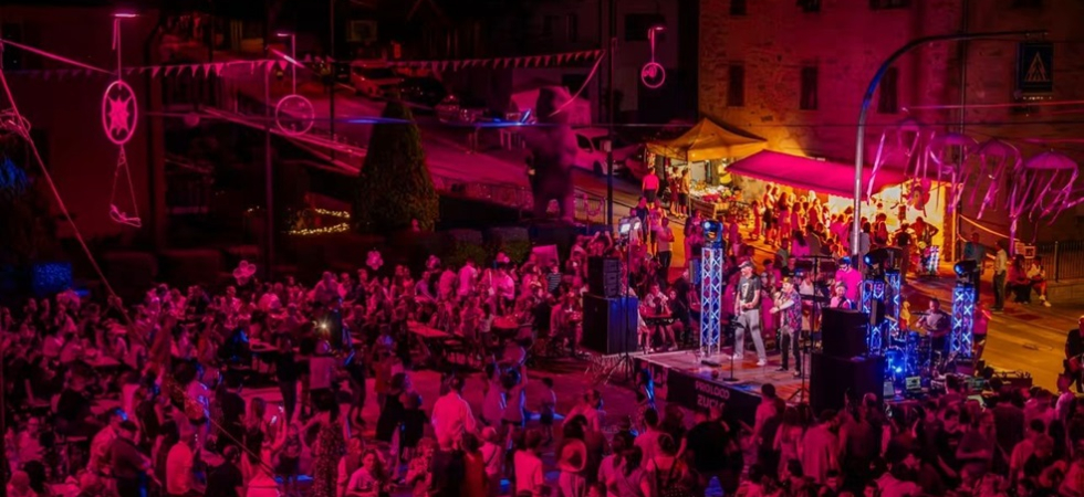 Le Pro Loco colorano l'estate in val Giudicarie, dalla Notte fucsia al concerto di Cisco: cinque appuntamenti in pochi giorni