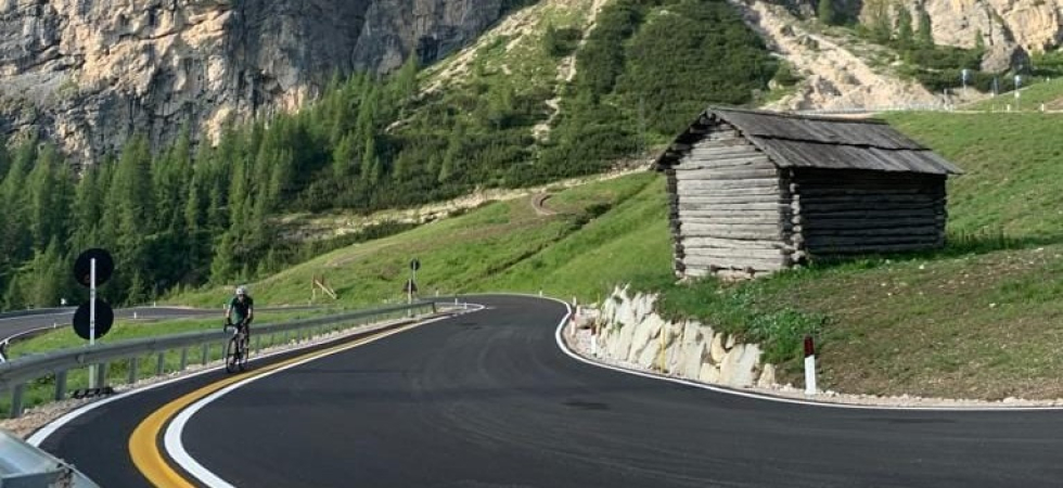 Una zona a traffico limitato nel cuore delle Dolomiti: ecco quando partirà la fase di sperimentazione digitale sul Passo
