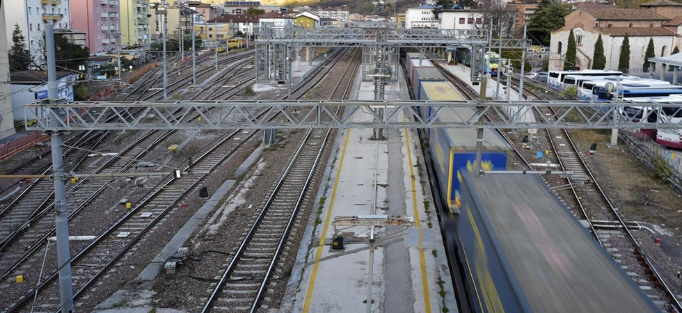 Ferrovia del Brennero, ritardi e treni cancellati: obiettivo privilegiare il traffico merci