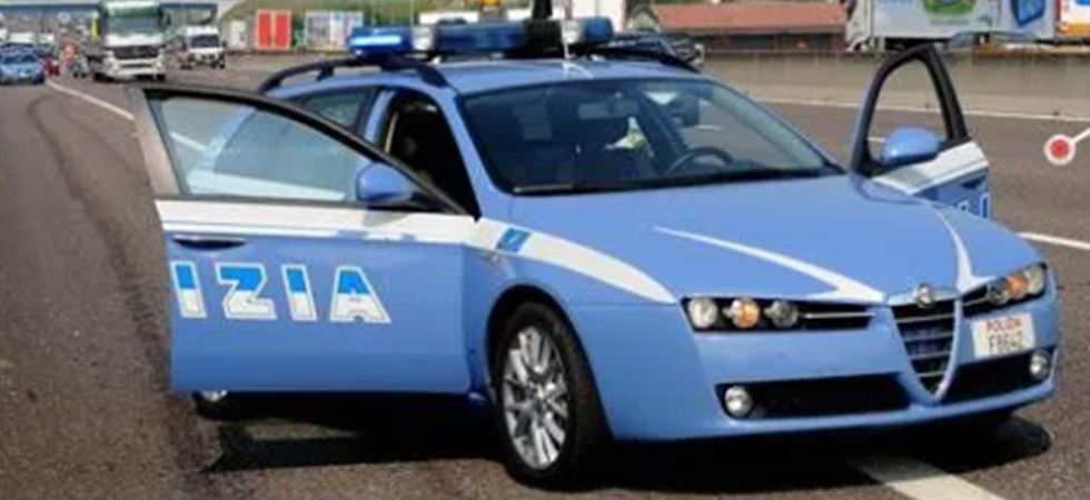 Vomito e diarrea in autostrada: tre adulti e quattro bambini trasportati in ospedale