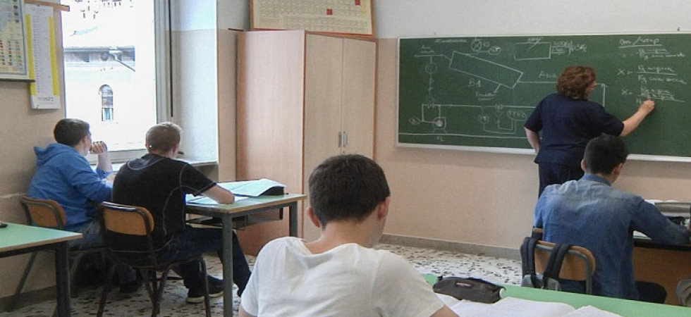 Solo una pagella, università per i maestri artigiani e niente multe per i genitori