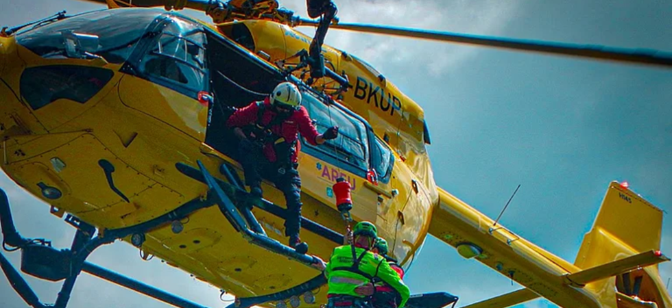 Paura durante l'intervento dell'elicottero in quota, incidente ai soccorritori durante il recupero di un ferito