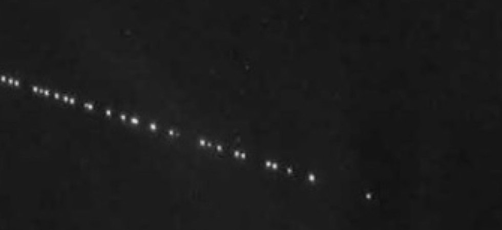 Una fila di puntini luminosi: occhi puntati al cielo per il "trenino" di Starlink, i satelliti di Elon Musk