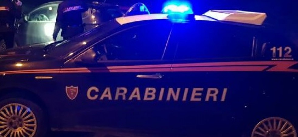 Fermato fuori dal casello dell'autostrada: nell'auto a noleggio aveva 4 chili di hashish