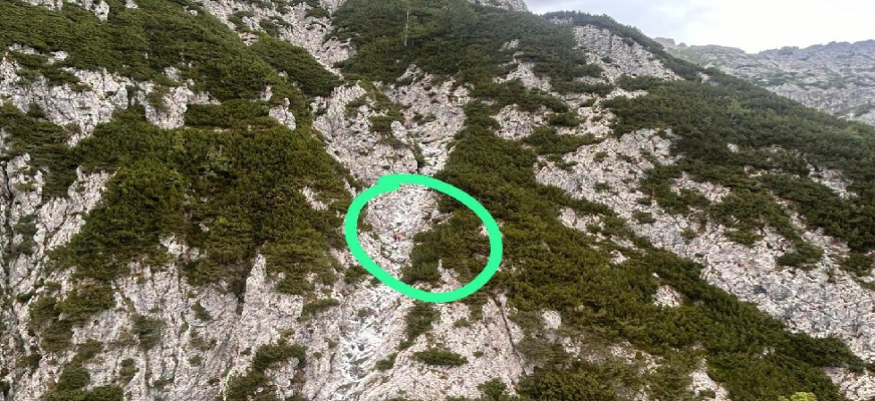 Finisce fuori dal sentiero e rimane bloccato su un salto di roccia a 2 mila metri: momenti di paura per un 22enne