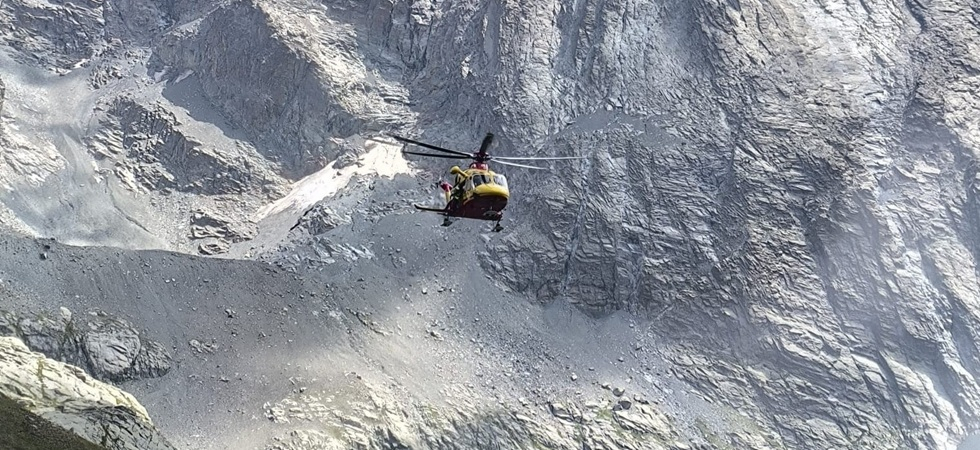 Tragedia in montagna: precipita dal sentiero per 100 metri e muore