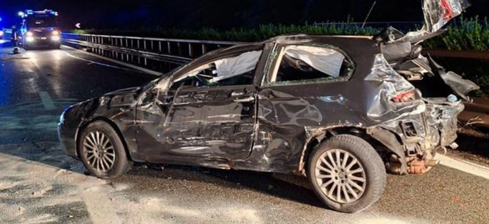 Tragico incidente lungo l'autostrada: 80enne si ribalta con l'auto e muore
