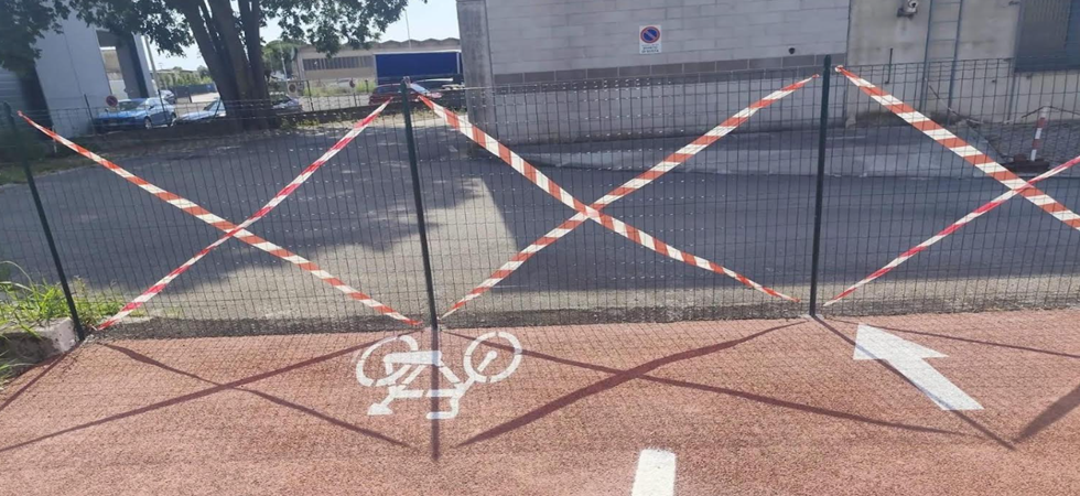Cinque milioni di euro di ciclabile per farla finire contro una rete