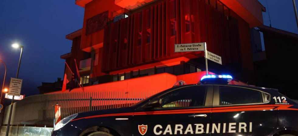Rubano due e-bike da 5mila euro dal camper di alcuni turisti e si danno alla fuga: identificati e denunciati