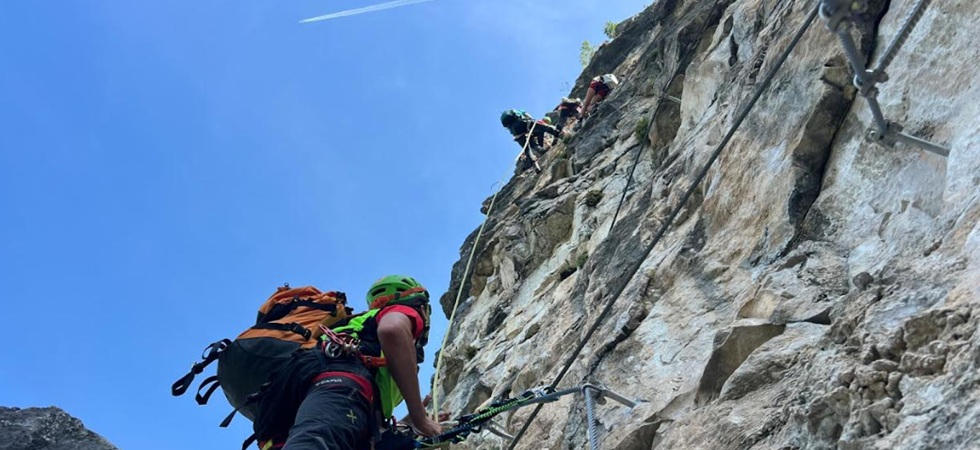 Scivola sulla Ferrata delle Anguane e viene bloccato dal panico