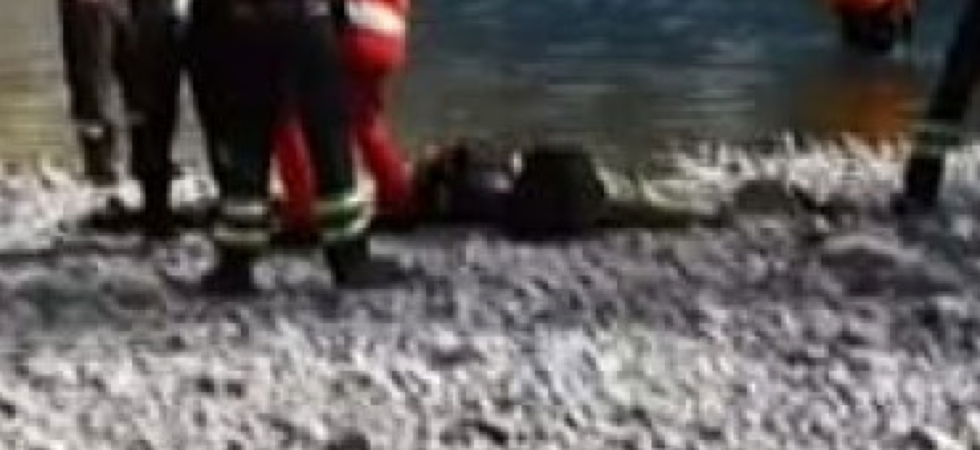 Cadavere nelle acque del fiume, macabro rinvenimento in città: è giallo