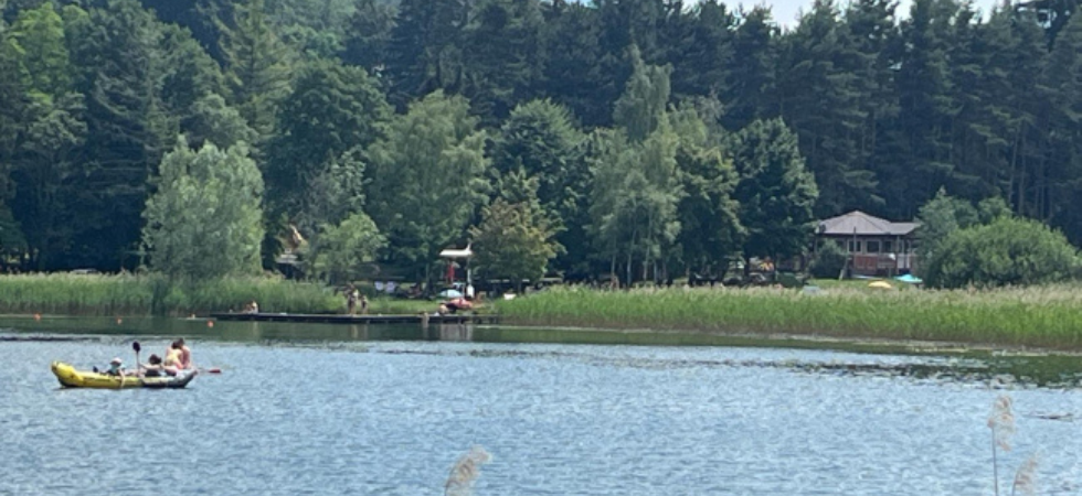 "Musica troppo alta", critiche al bar sul lago, il proprietario si difende: "Il territorio va rispettato, ma anche vissuto"