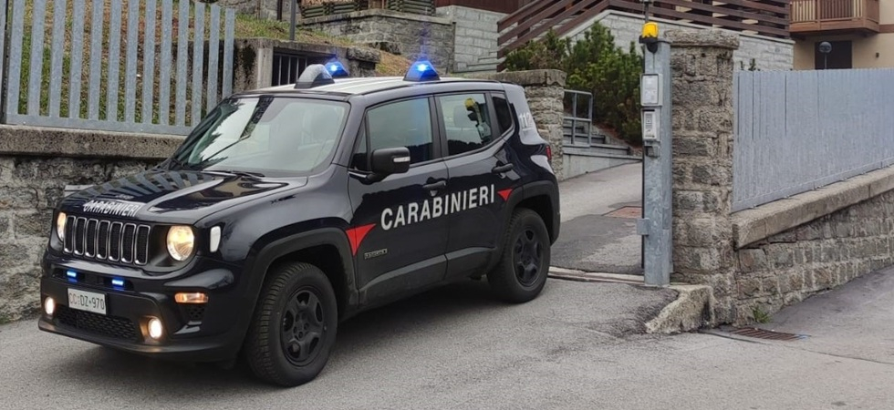 Accoltellò due cuochi fuori dalla discoteca: 25enne patteggia 3 anni, 9 mesi e 10 giorni per il duplice tentato omicidio