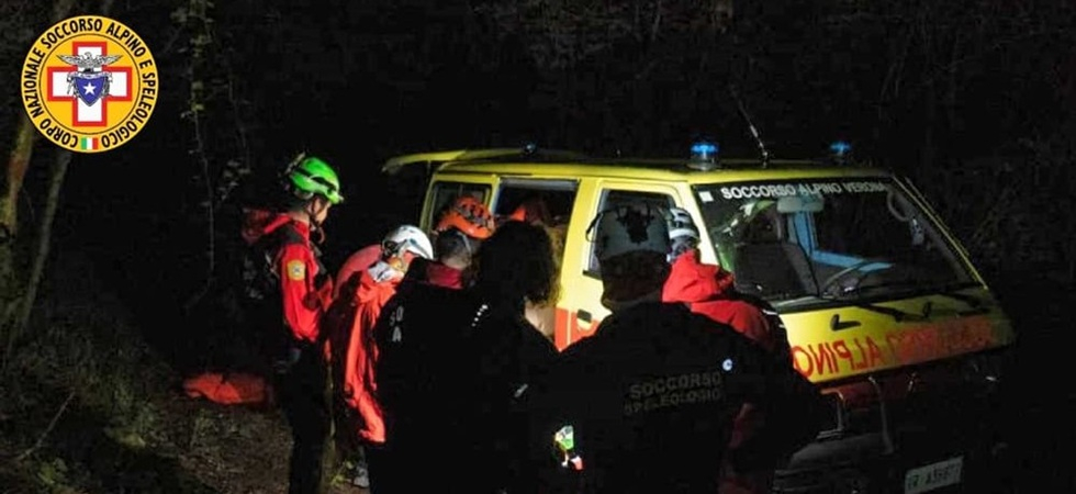 Paura nella notte sul Garda: si allontana dal gruppo durante un'escursione