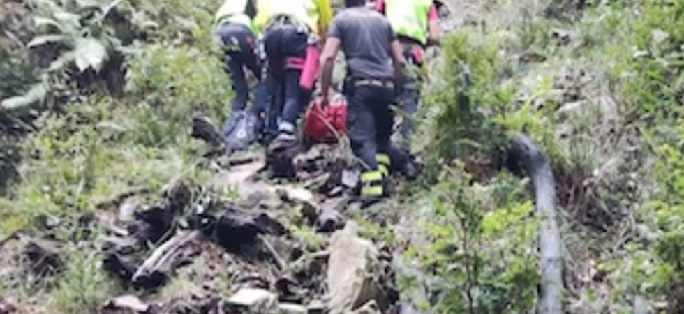 Cercatore di funghi resta ferito e bloccato in una zona impervia