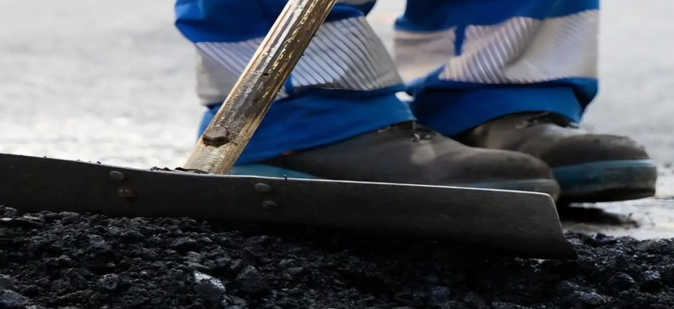 Torna la “truffa dell’asfalto”: promesse di lavori gratuiti o a prezzi stracciati, poi arriva la fregatura