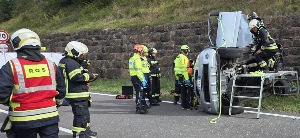 Violento scontro fra diverse macchine: 10 persone coinvolte
