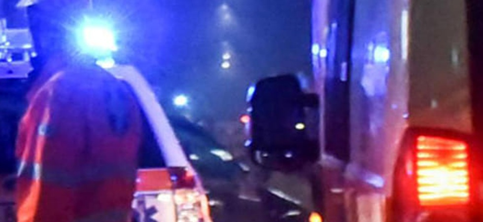 Perde il controllo del mezzo e finisce contro il guard-rail: momenti di paura per un 23enne lungo la tangenziale