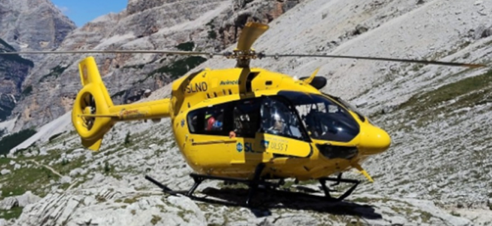 Incidente in montagna, cade e ruzzola per una decina di metri tra le rocce