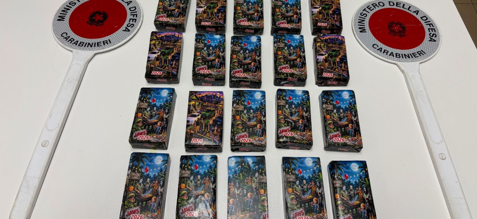 Grosso sequestro di droga: oltre due chili di hashish rinvenuti in un'auto parcheggiata