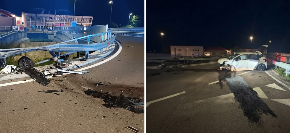 Tragedia sfiorata all'alba: vanno "dritti" con l'auto e si schiantano contro il guardrail in rotatoria